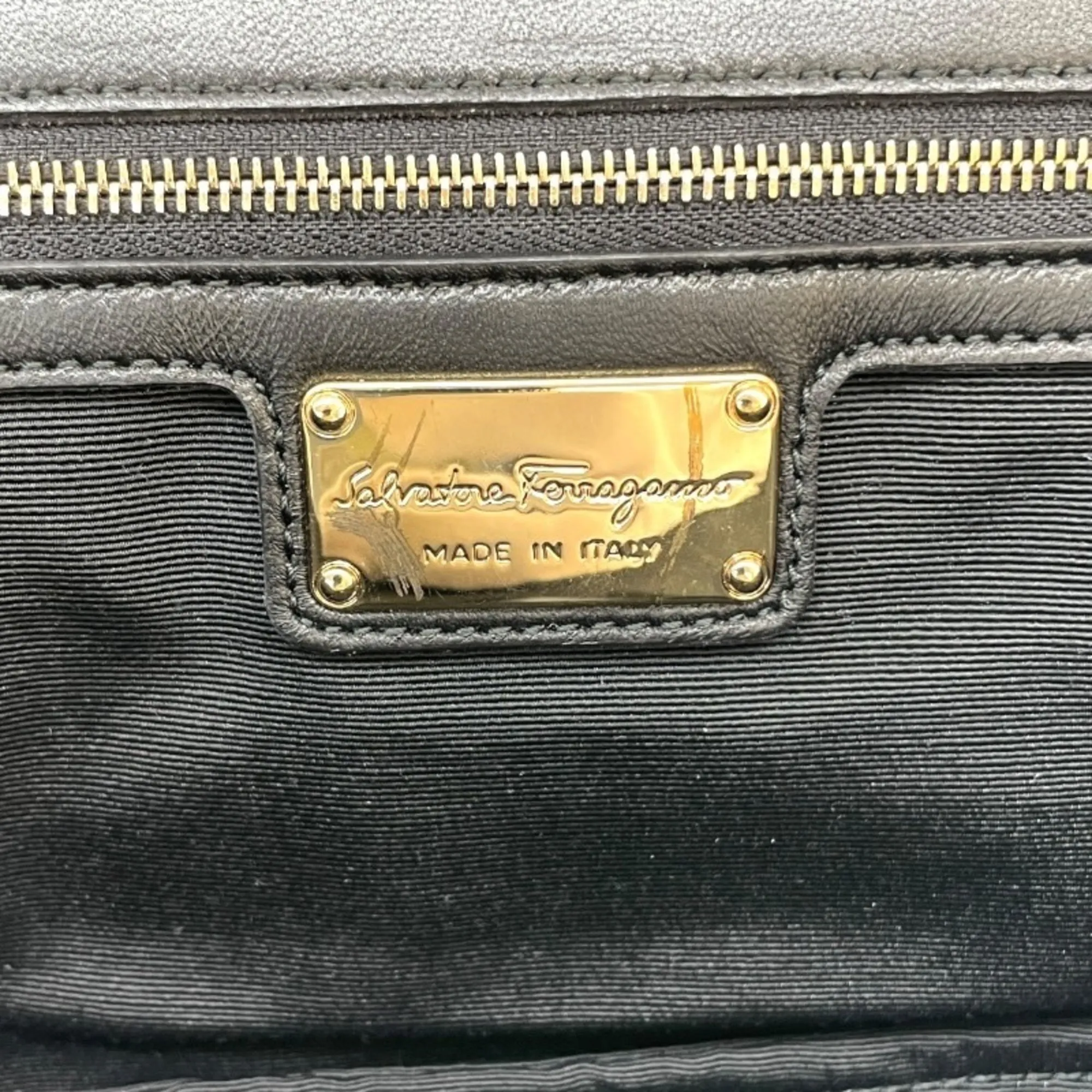 SALVATORE FERRAGAMO Black Leather Shoulder Bag