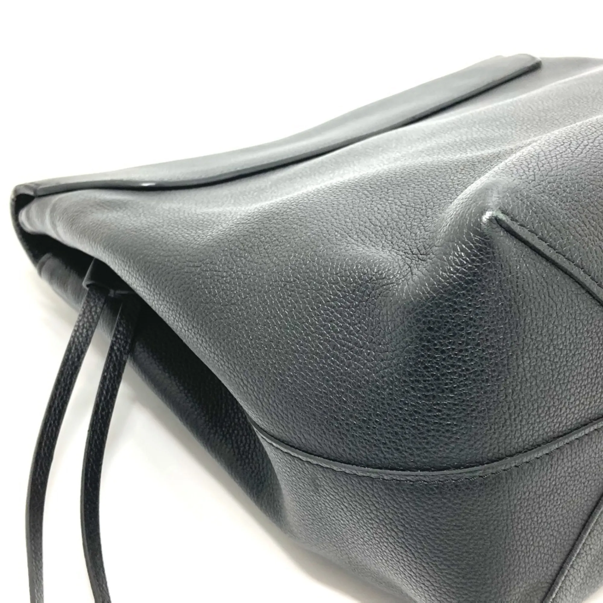 LOUIS VUITTON Black Leather Shoulder Bag