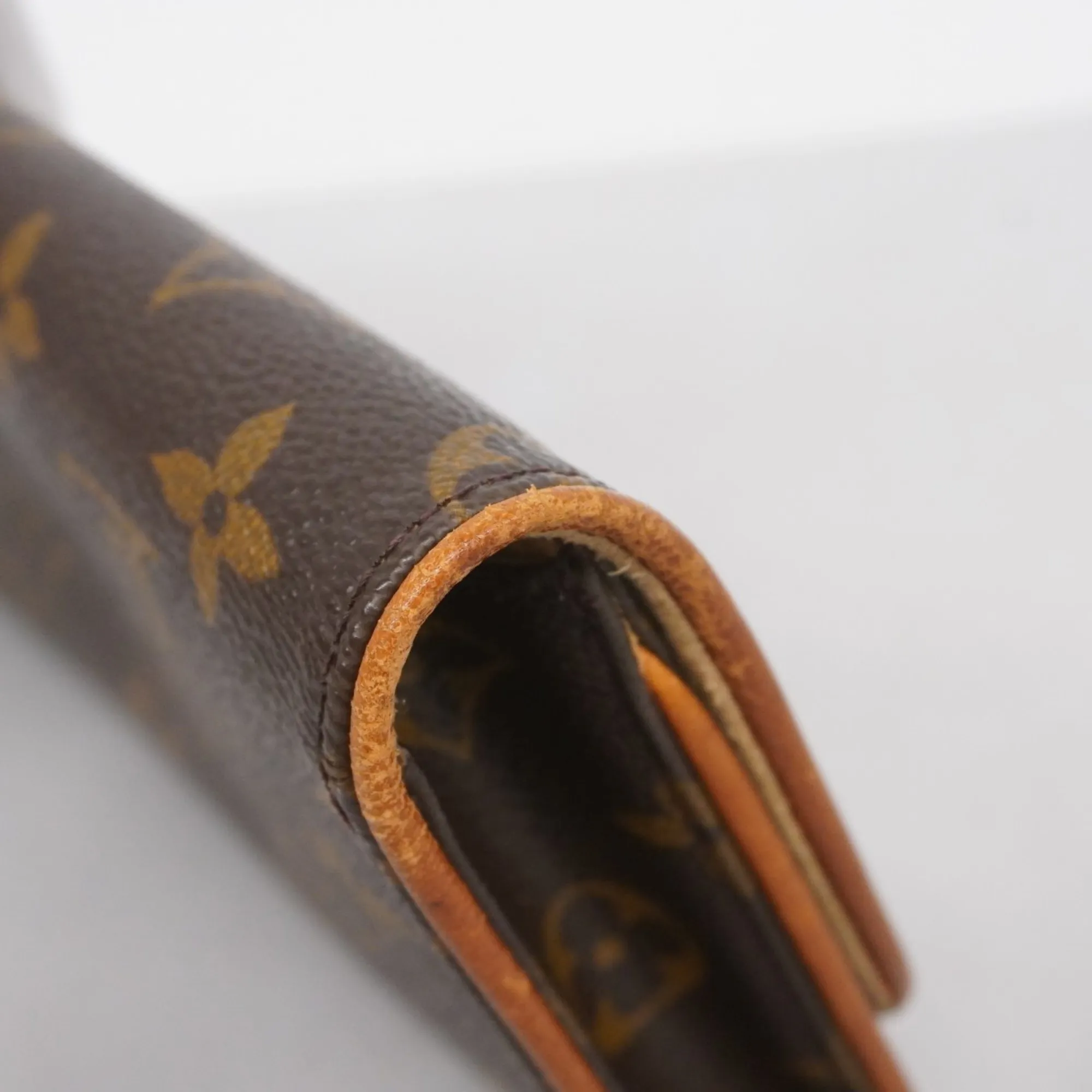 LOUIS VUITTON Brown Monogram Shoulder Bag