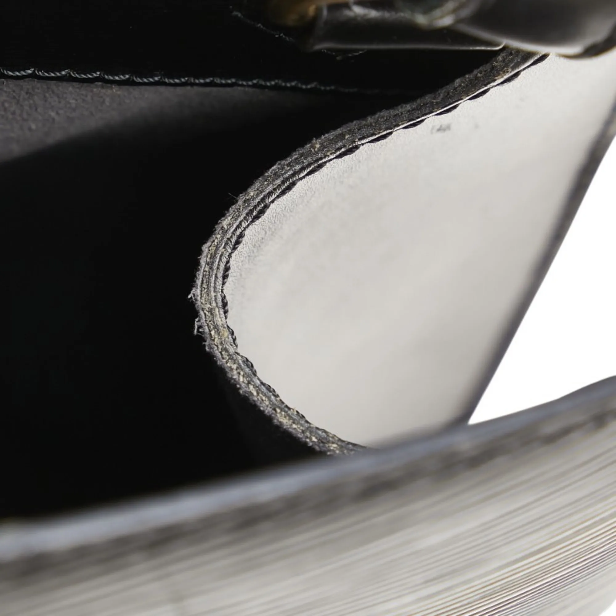 LOUIS VUITTON Black Leather Shoulder Bag