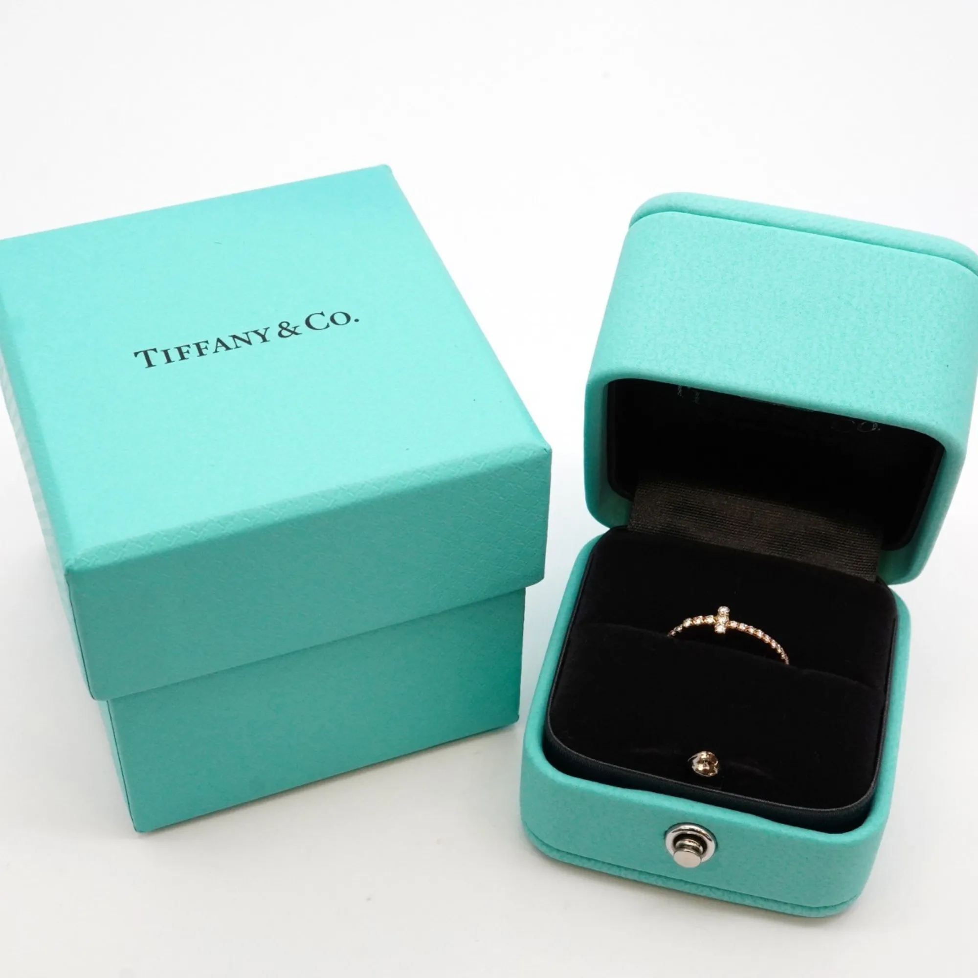 TIFFANY & CO. 18k Gold Diamond Ring