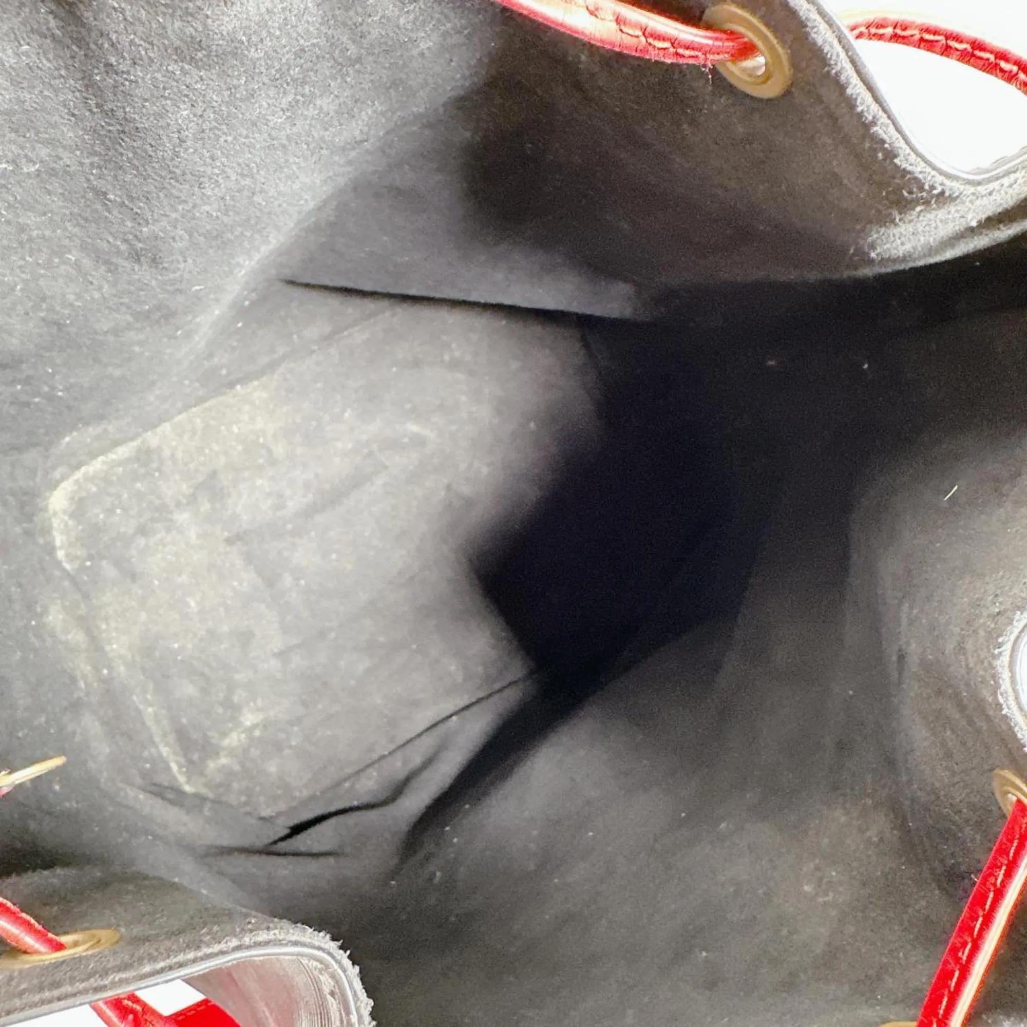 LOUIS VUITTON Black Leather Shoulder Bag