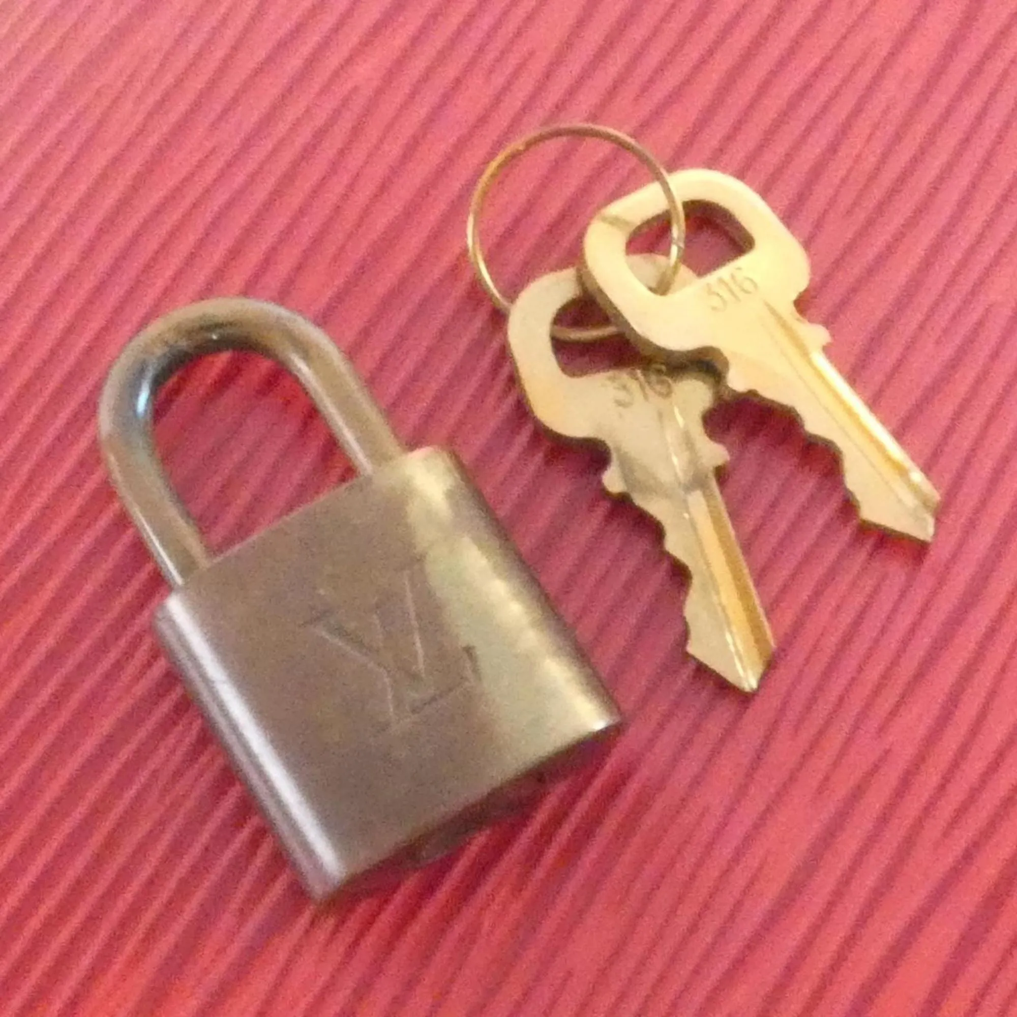 LOUIS VUITTON Red Speedy 25 Boston Bag