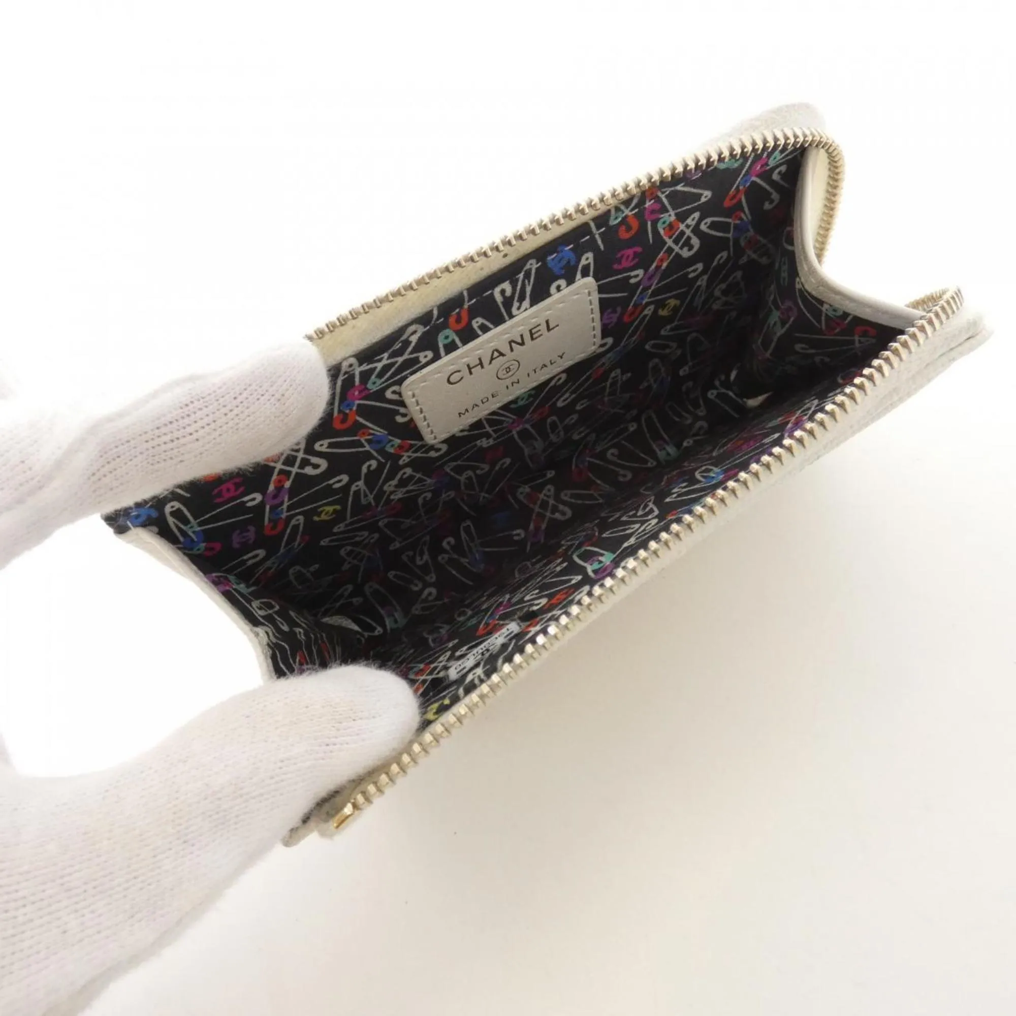 CHANEL White Card Holder
