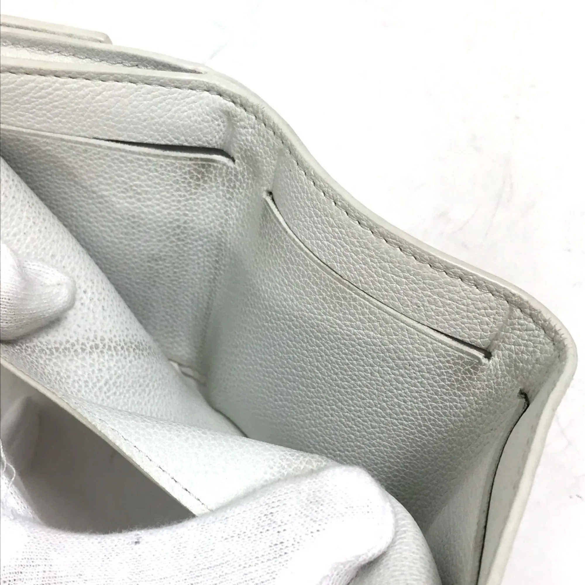 LOUIS VUITTON White Leather Wallet