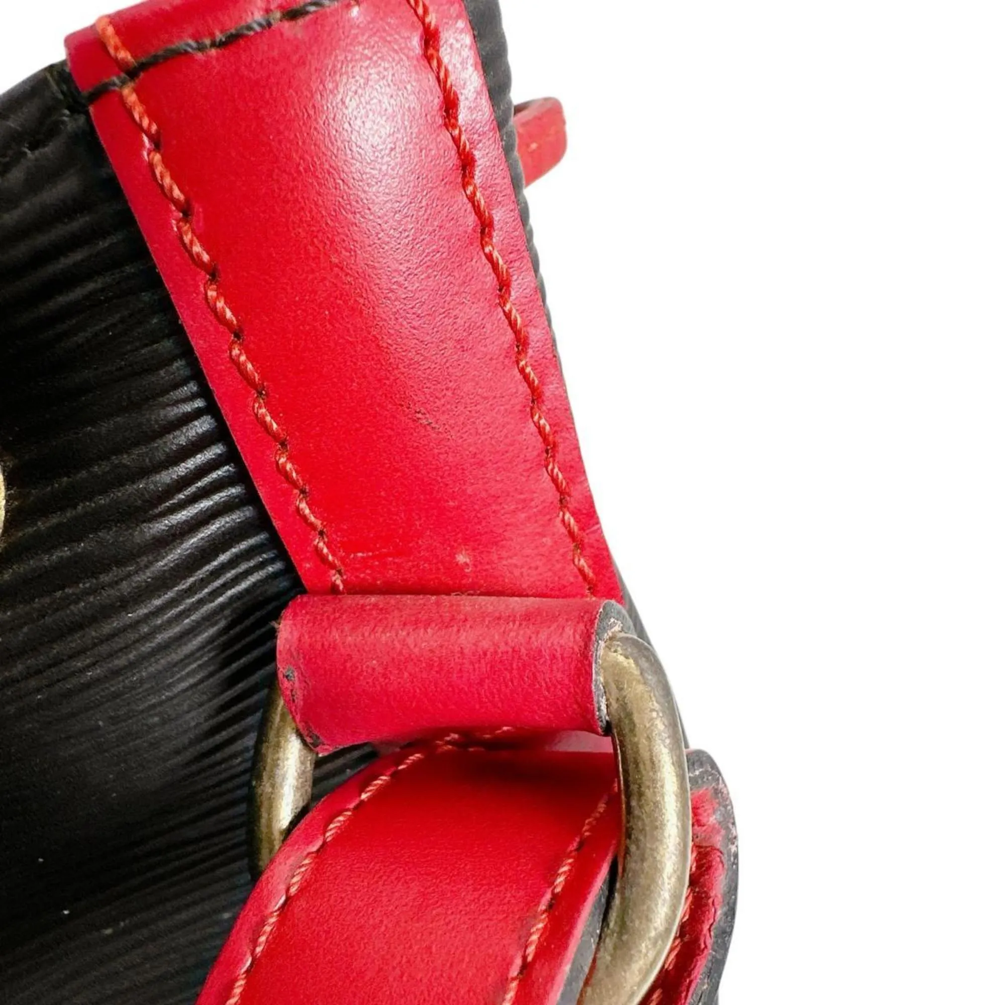 LOUIS VUITTON Black Leather Shoulder Bag