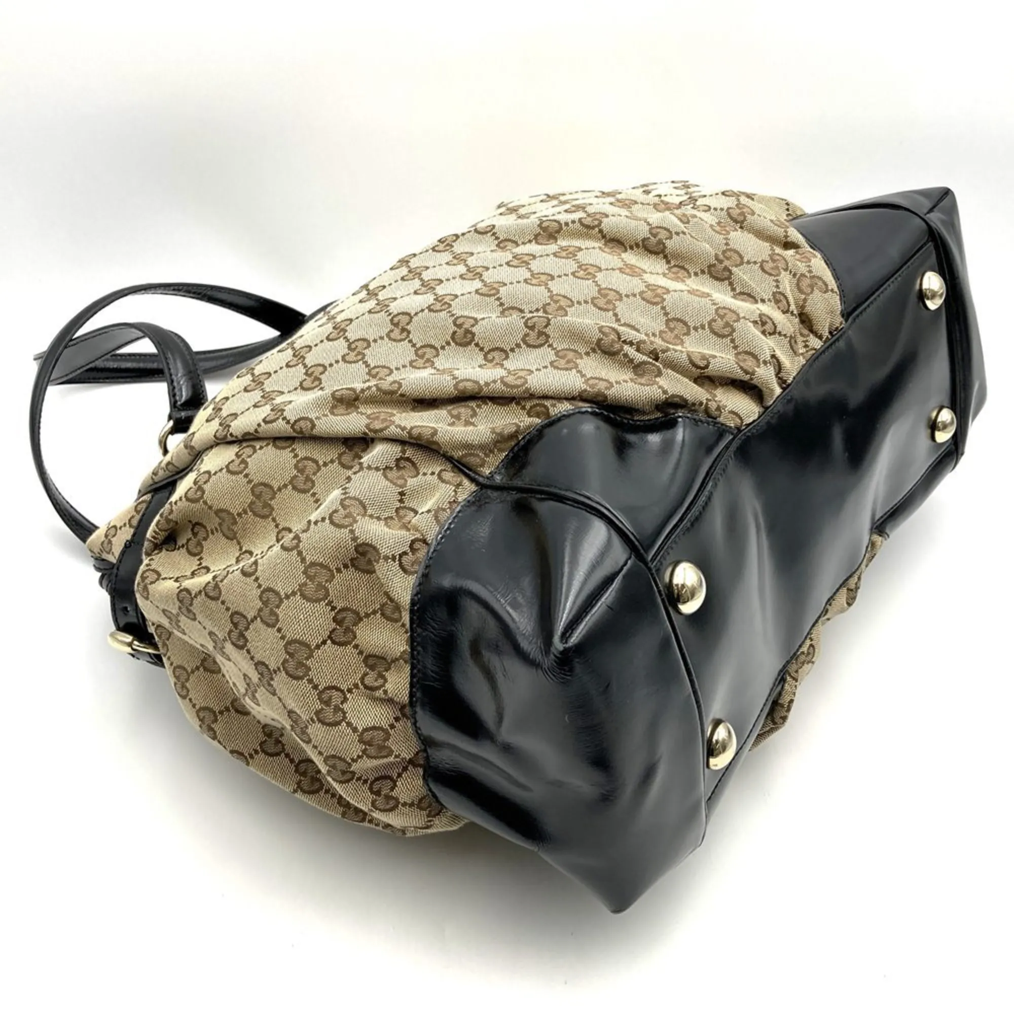 GUCCI Cream Shoulder Bag