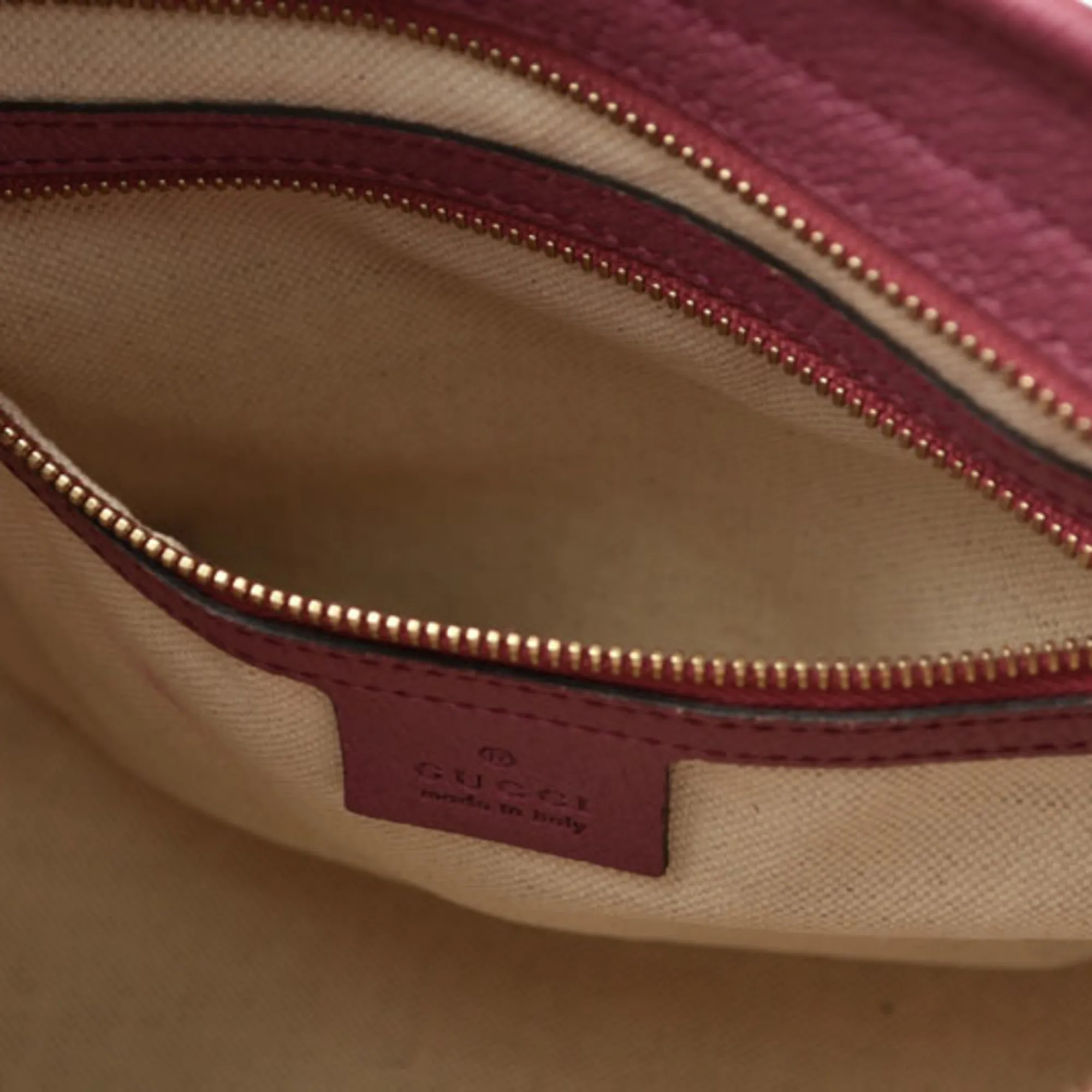 GUCCI Cream Shoulder Bag