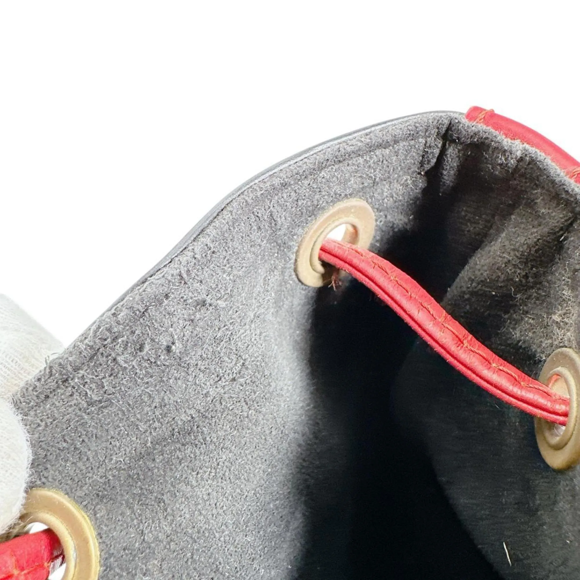 LOUIS VUITTON Black Leather Shoulder Bag