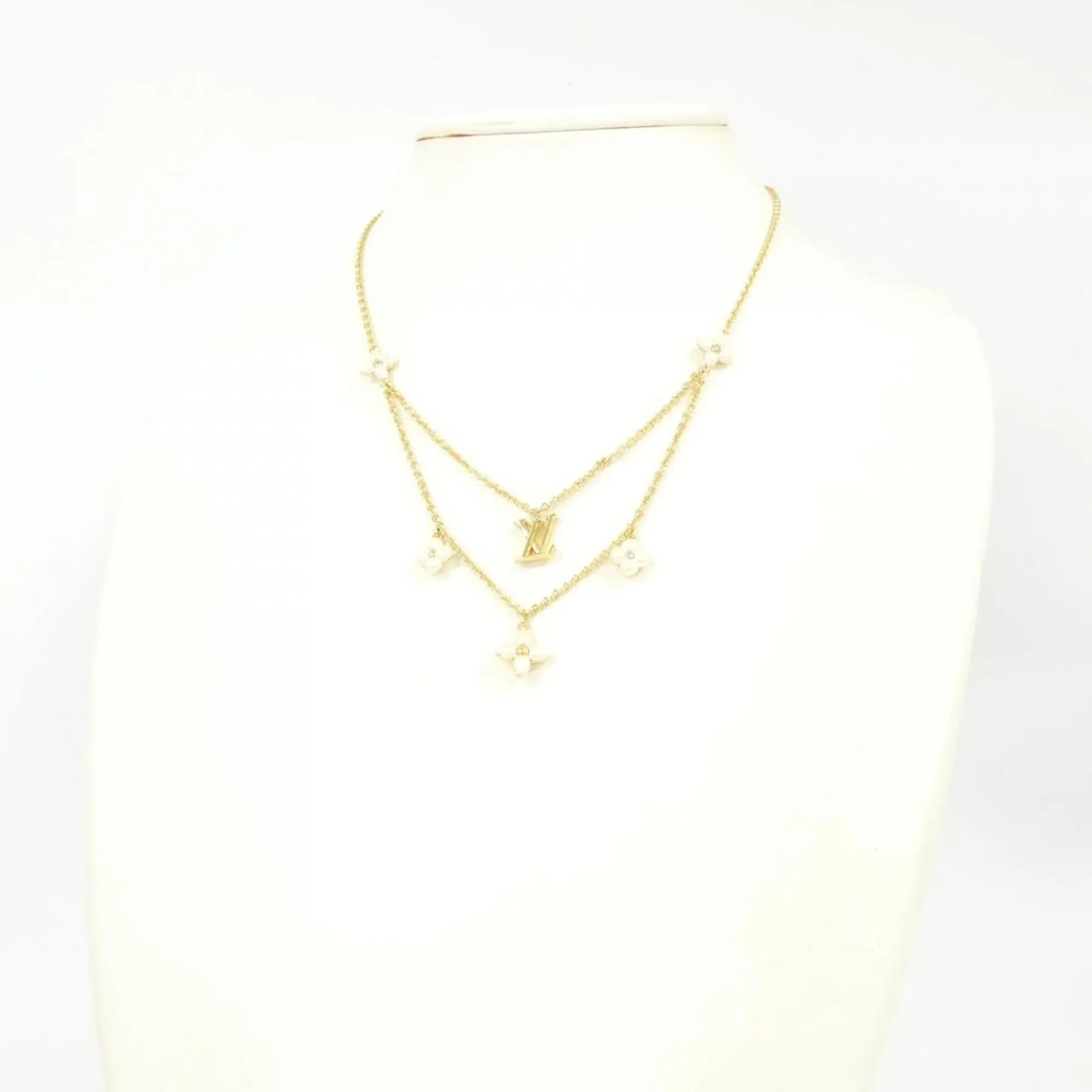 LOUIS VUITTON White Necklace