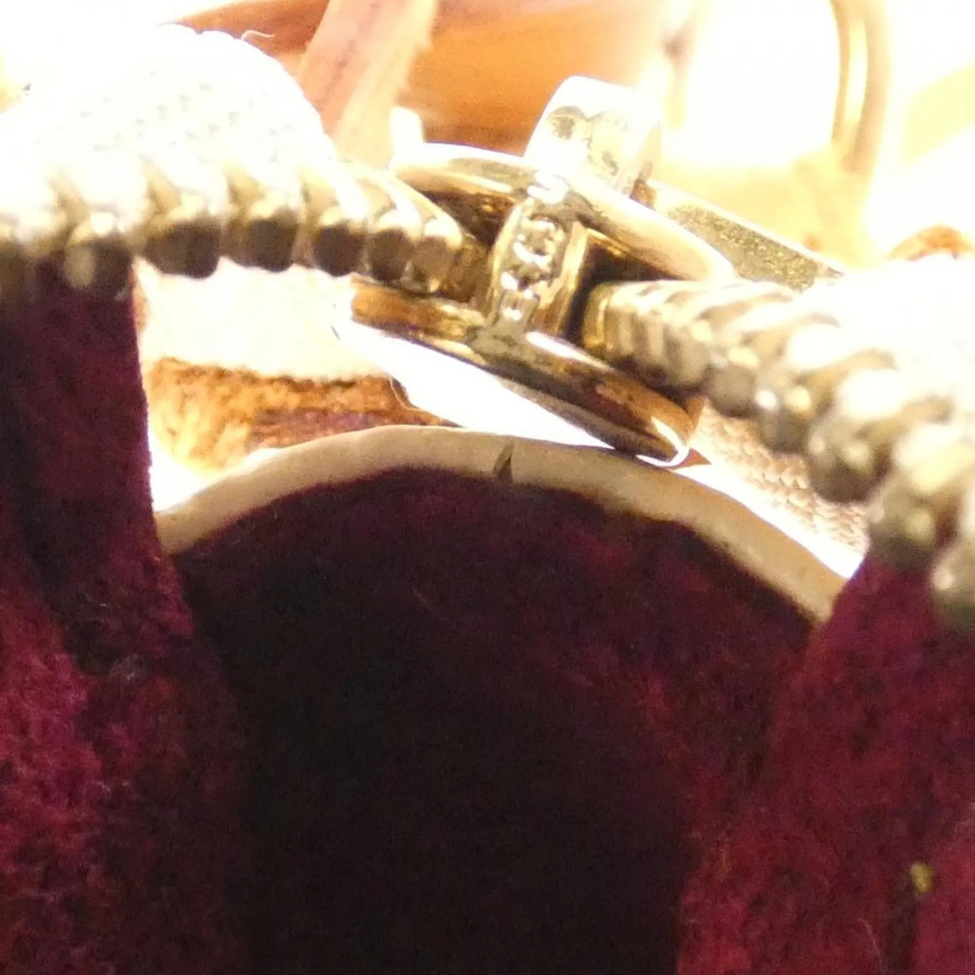 LOUIS VUITTON White Pouch