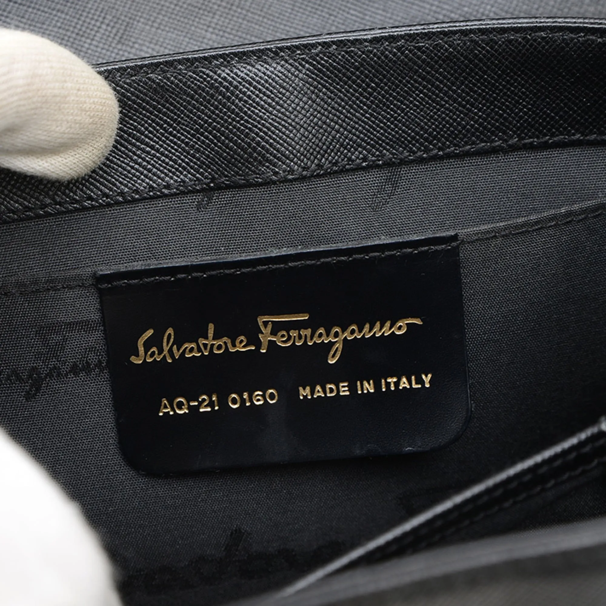 SALVATORE FERRAGAMO Black Leather Shoulder Bag