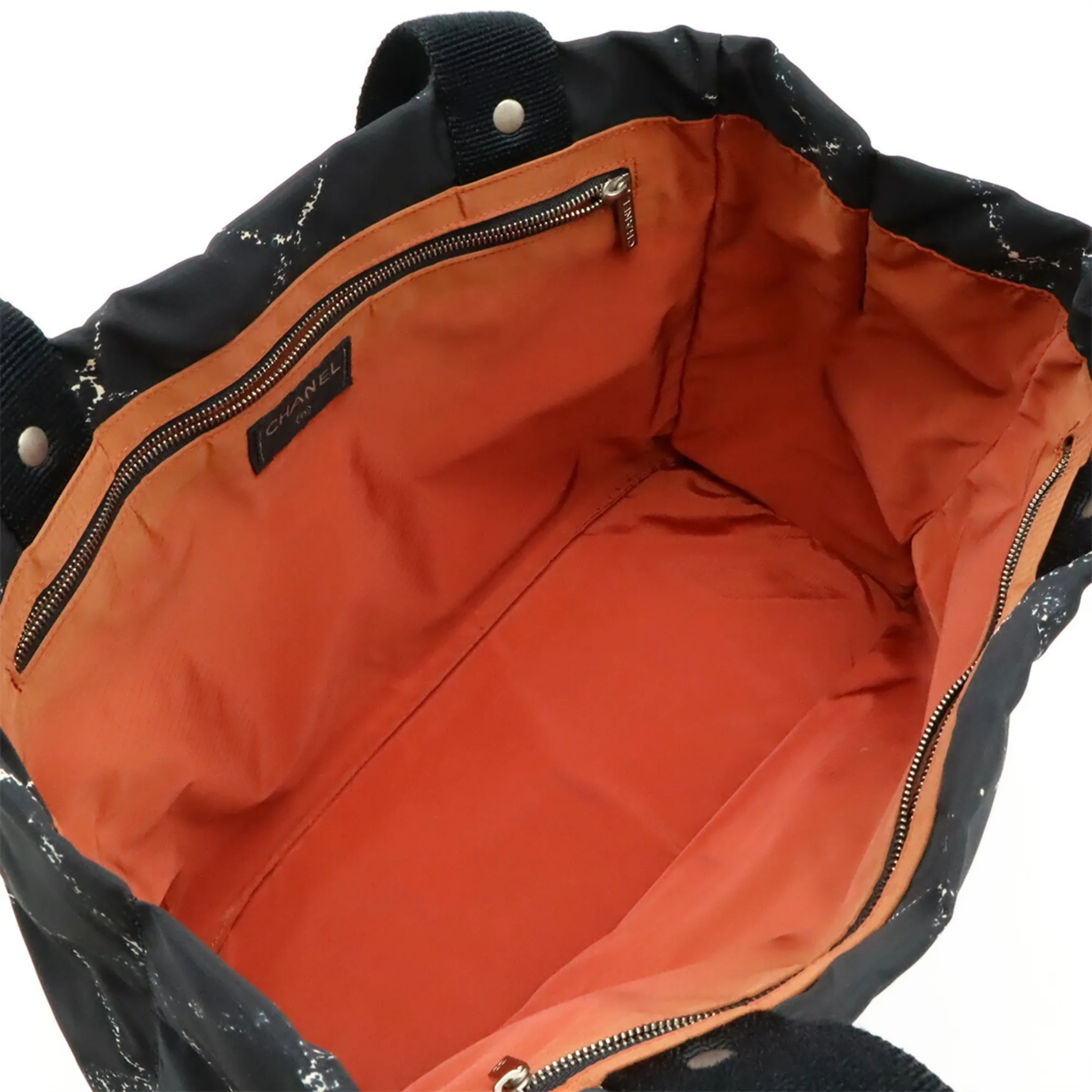 CHANEL Black Shoulder Bag