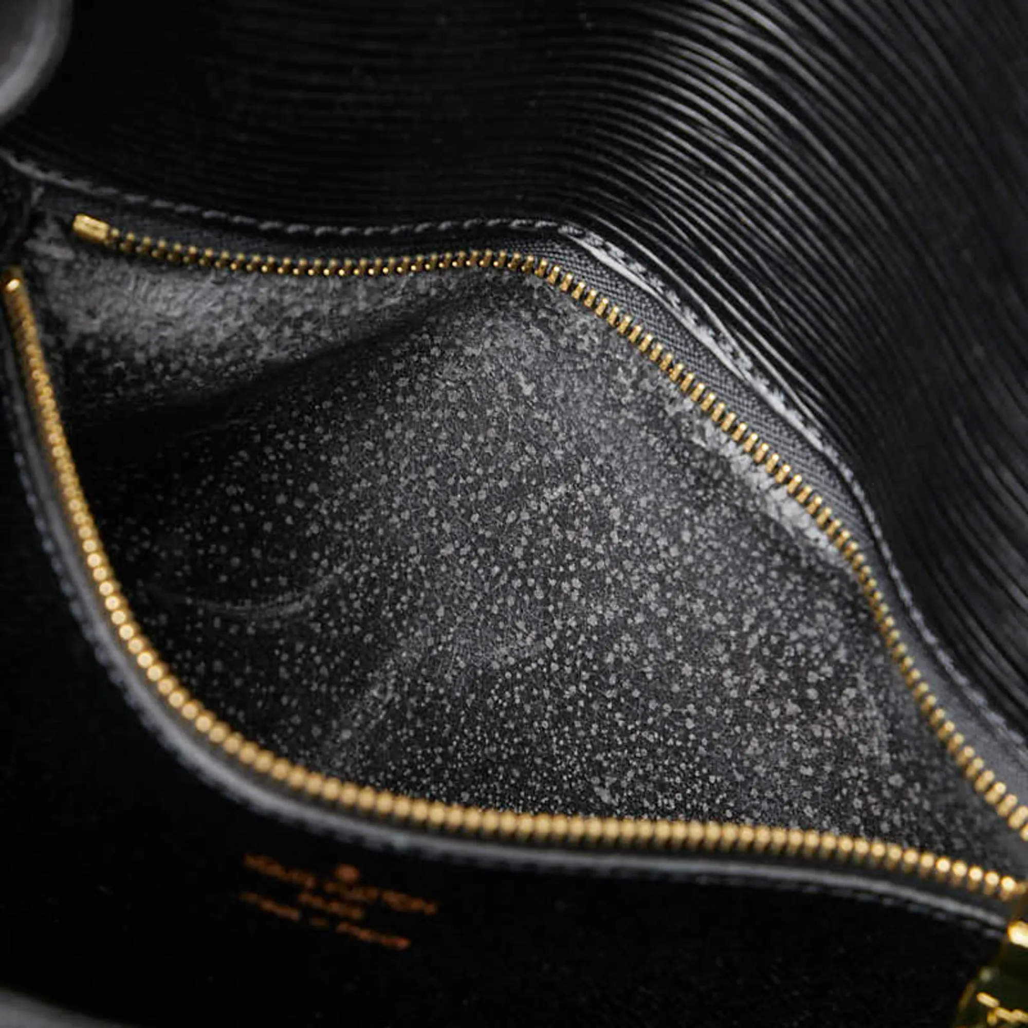 LOUIS VUITTON Black Leather Shoulder Bag