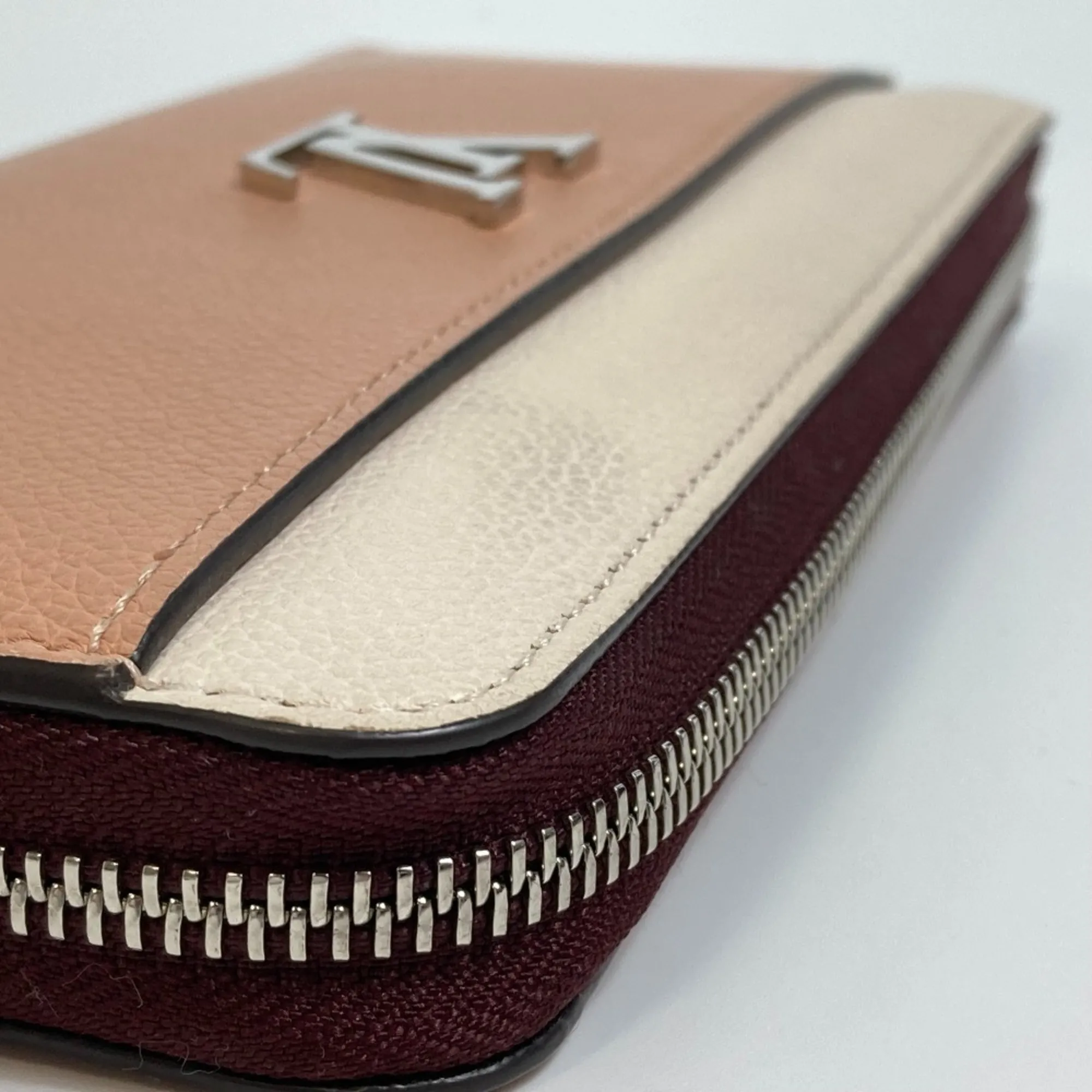 LOUIS VUITTON Cream Leather Wallet