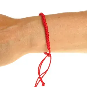 Červený náramok proti urieknutiu pre deti Červený náramok proti urieknutiu pre deti